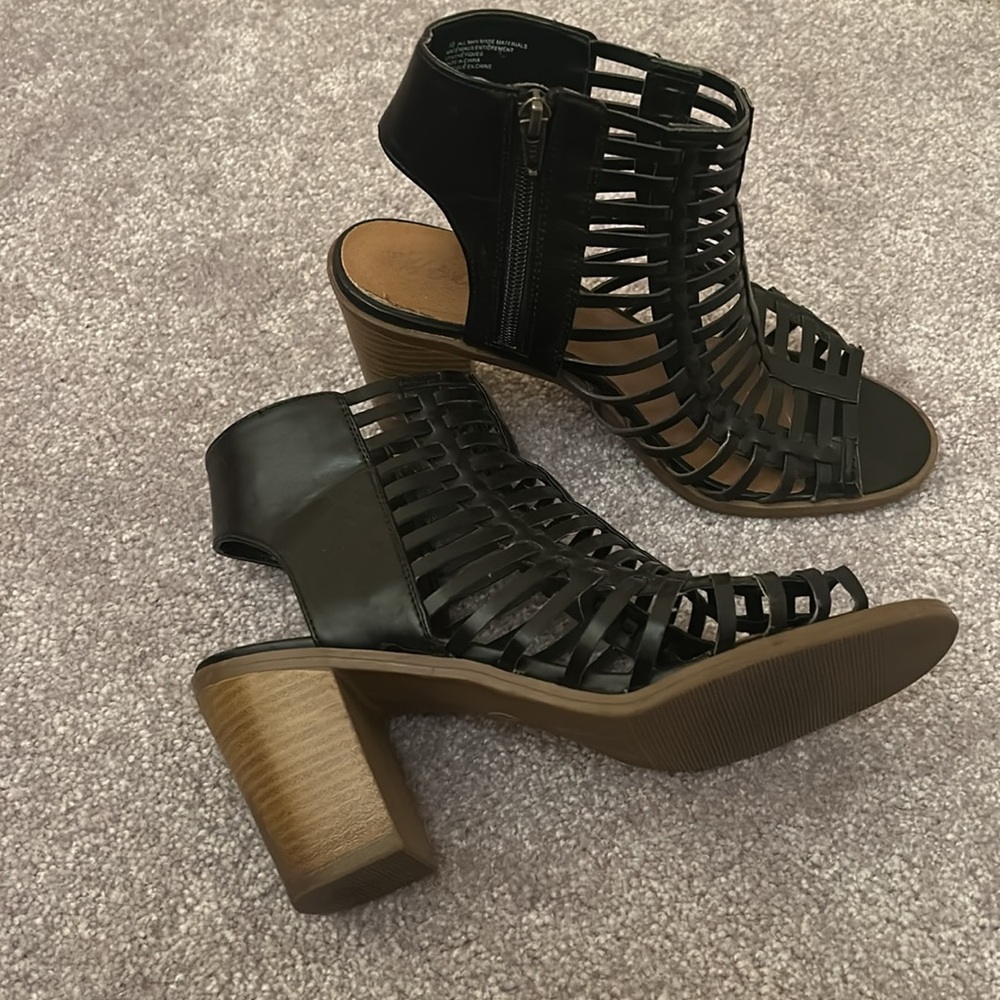 Heels - Picture 2 of 2